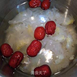 木瓜雪耳红枣汤的做法步骤：4