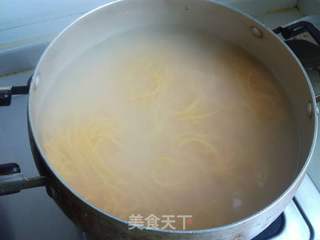 打卤黄面条的做法步骤:2