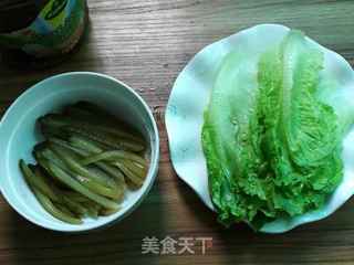 酸青瓜午餐肉卷饼的做法步骤：6
