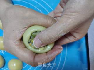 五仁月饼的做法步骤:13