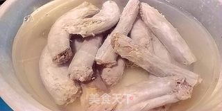 麻辣鸭脖的做法步骤:5