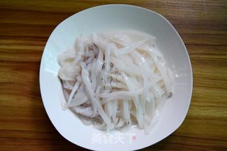 黄瓜拌鱿鱼的做法步骤:4