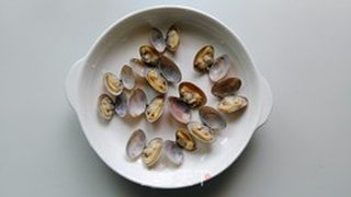 蛤蜊蒸蛋的做法步骤:4