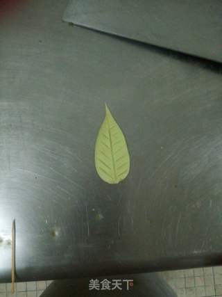 面点盘式(喜鹊鸣春)的做法步骤:9