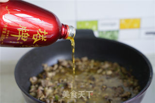 香菇豆角牛肉酱的做法步骤:5