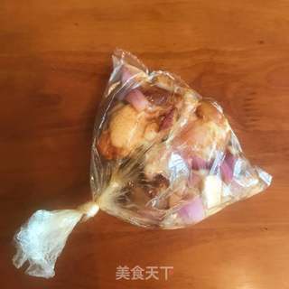 土豆烤鸡翅腿的做法步骤:4