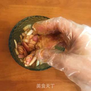 土豆烤鸡翅腿的做法步骤:3