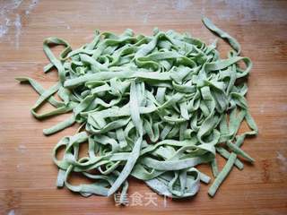 西红柿鸡蛋菠菜面的做法步骤:11