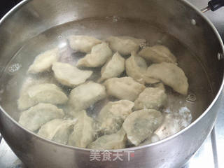 猪肉鸡蛋菠菜馅水饺的做法步骤:9