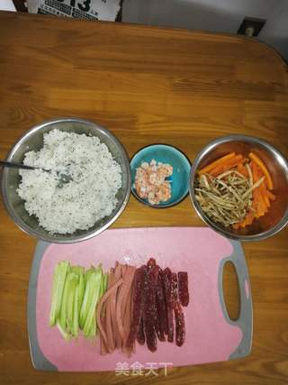 海鲜腊肠寿司的做法步骤:3