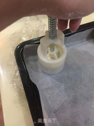 五仁月饼的做法步骤:10