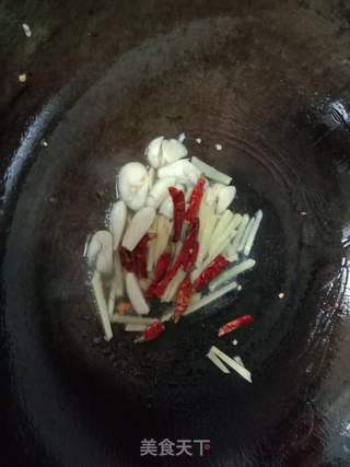 爆炒鱿鱼须的做法步骤:7