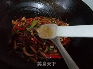 爆炒鱿鱼须的做法步骤:13