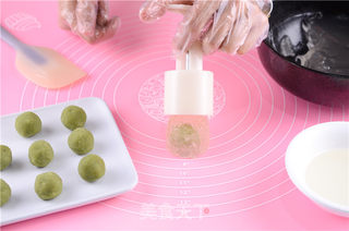 水晶班兰月饼的做法步骤:13