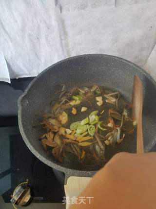 “海鲜”红烧螃蟹的做法步骤：5