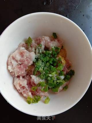 鲜肉馄饨的做法步骤:2