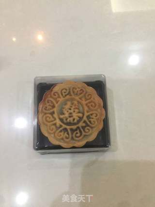 红豆沙蛋黄月饼的做法步骤:17