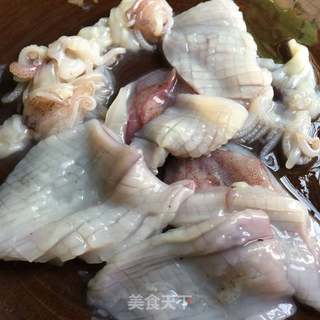 鱿鱼炒辣椒的做法步骤:3