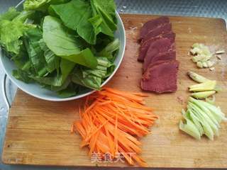 手擀牛肉面的做法步骤:2