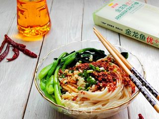 香辣油泼面的做法步骤:12