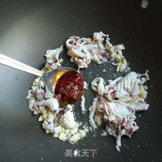 鱿鱼炒辣椒的做法步骤:8