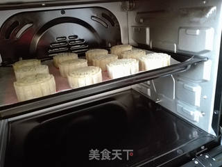 黑芝麻月饼的做法步骤:9