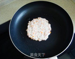 鲜肉香肠胡萝卜煎饼的做法步骤：6