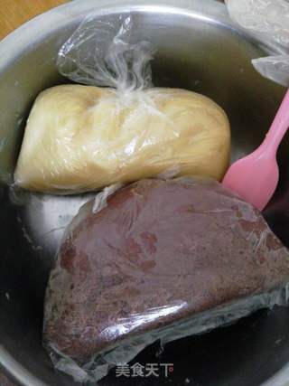 蛋黄豆沙月饼的做法步骤:2