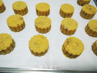 椰蓉蔓越莓月饼的做法步骤:14