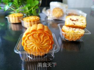 椰蓉蔓越莓月饼的做法步骤:18