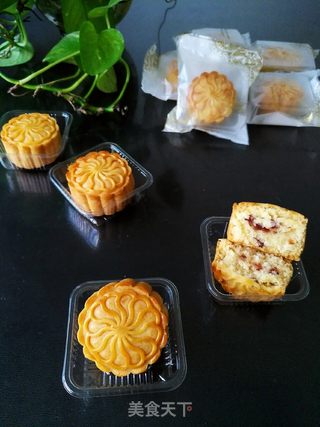 椰蓉蔓越莓月饼的做法步骤:19