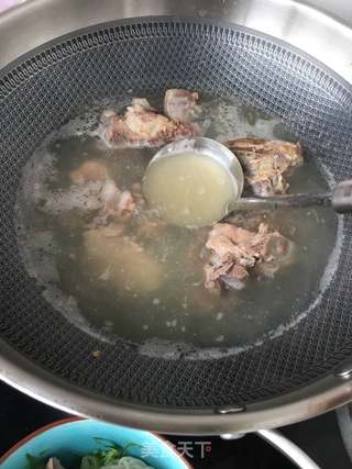 大骨肉汤面的做法步骤:11