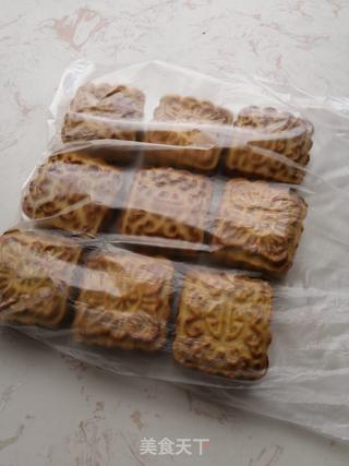 玫瑰豆沙广式月饼的做法步骤:17