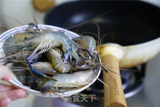 鲜虾蒸鱼头的做法步骤:2