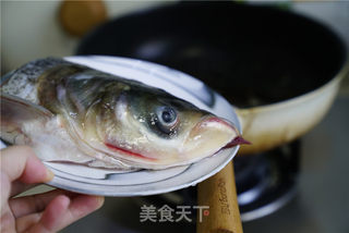 鲜虾蒸鱼头的做法步骤:3