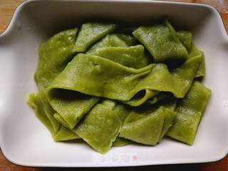 菠菜裤带面的做法步骤:12