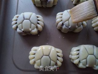 螃蟹月饼的做法步骤:11