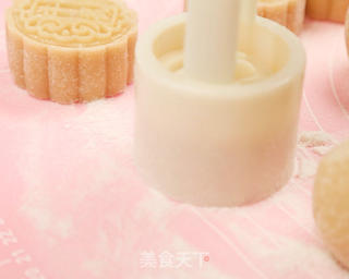 广式月饼的做法步骤:19