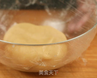 五仁月饼的做法步骤:17