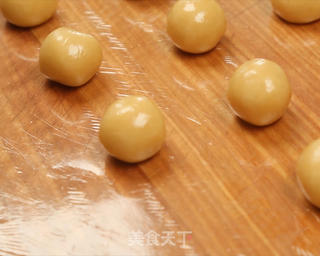 五仁月饼的做法步骤:19