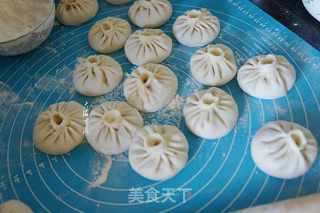 鸵鸟肉小笼灌汤包的做法步骤:7
