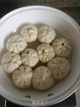 香菇腊肉生煎包的做法步骤:9