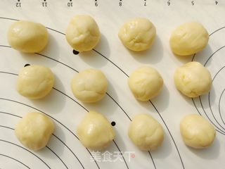 奶黄流心月饼的做法步骤:20