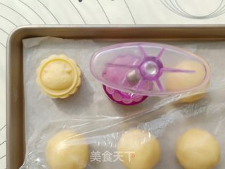 奶黄流心月饼的做法步骤:24