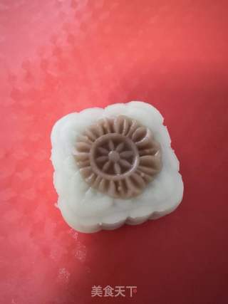 紫薯馅双色冰皮月饼的做法步骤:17