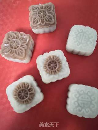 紫薯馅双色冰皮月饼的做法步骤:18