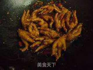 麻辣糯香凤爪的做法步骤:3