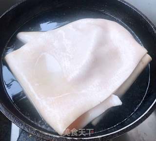 卤猪皮麻辣拌的做法步骤:2