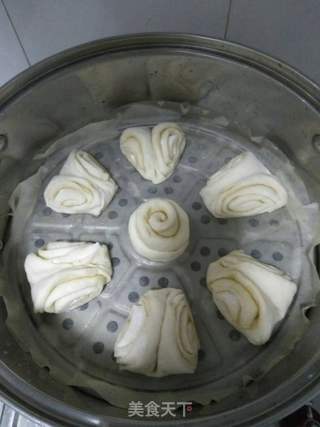芝麻油花卷的做法步骤:10