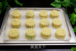 广式柠檬五仁月饼的做法步骤:9